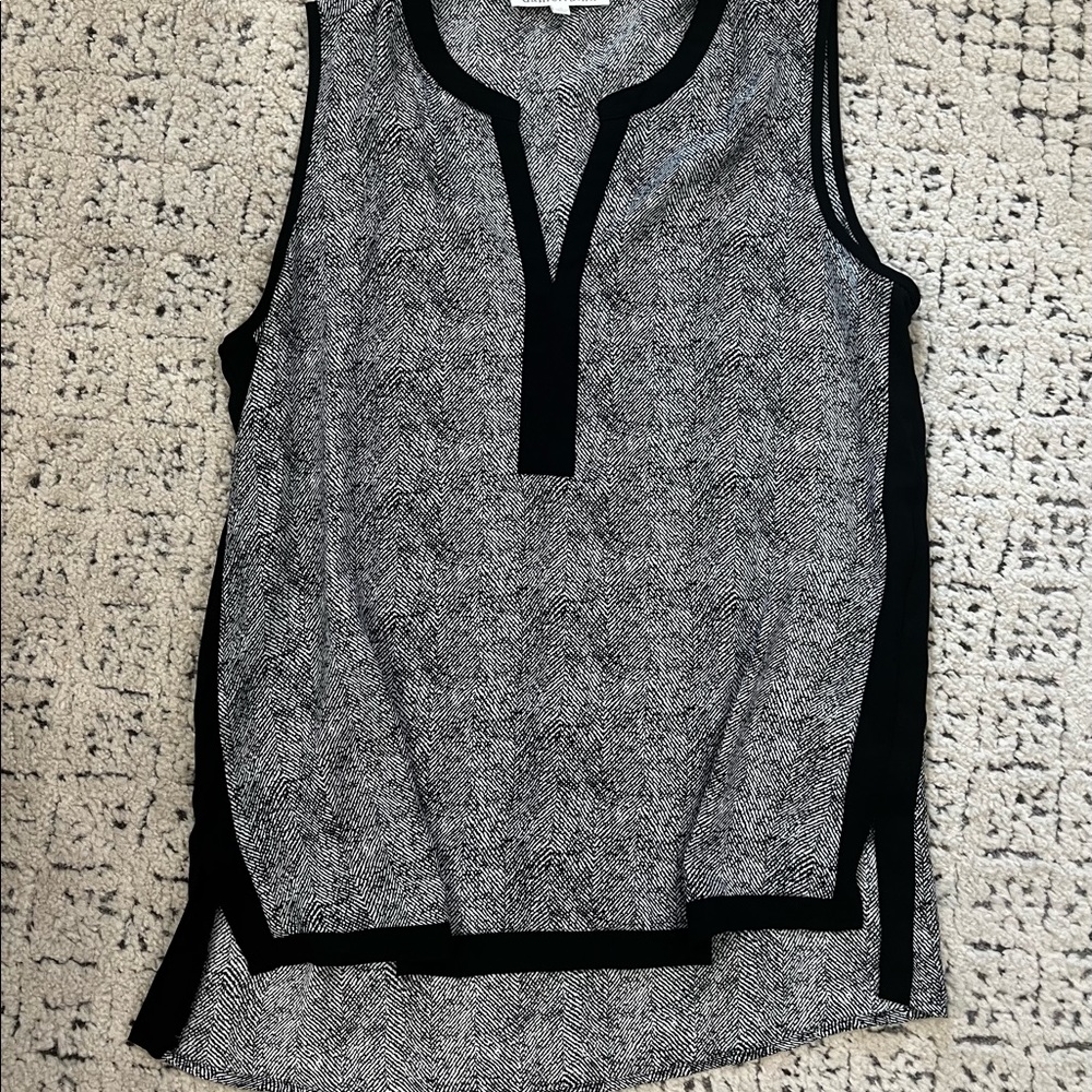 DanielRainn M sleeveless top